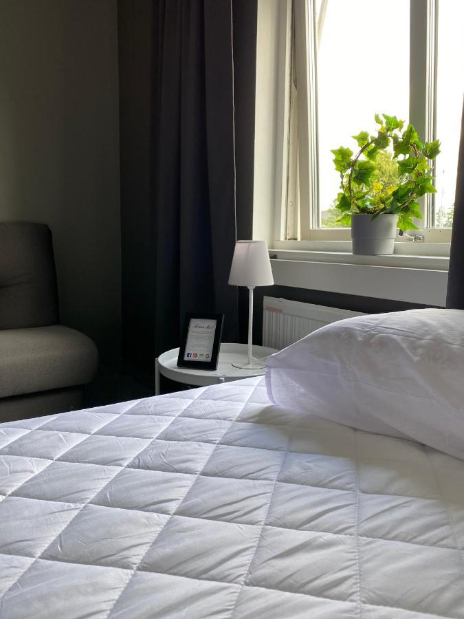 De La Gardie Park Vandrarhem Hostel Lidköping Extérieur photo